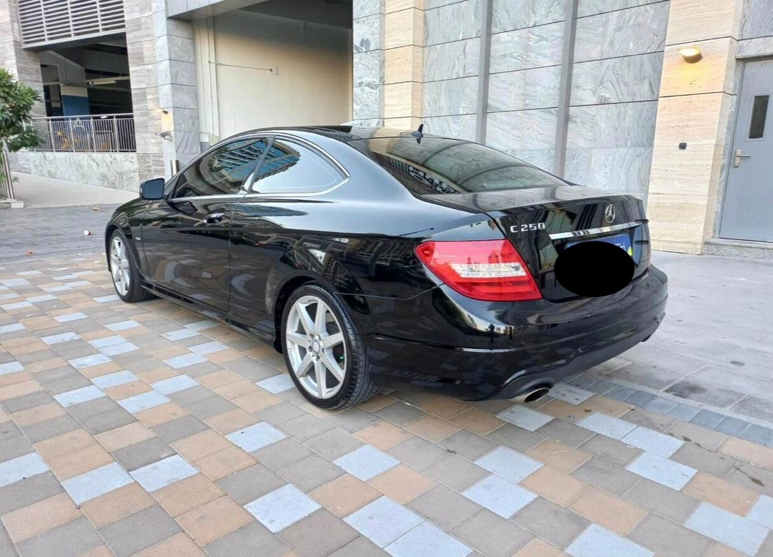 Negro Mercedes Benz C Class Coupe C 300 Coupe 2013